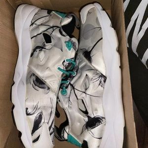 Women’s rebook sneakers